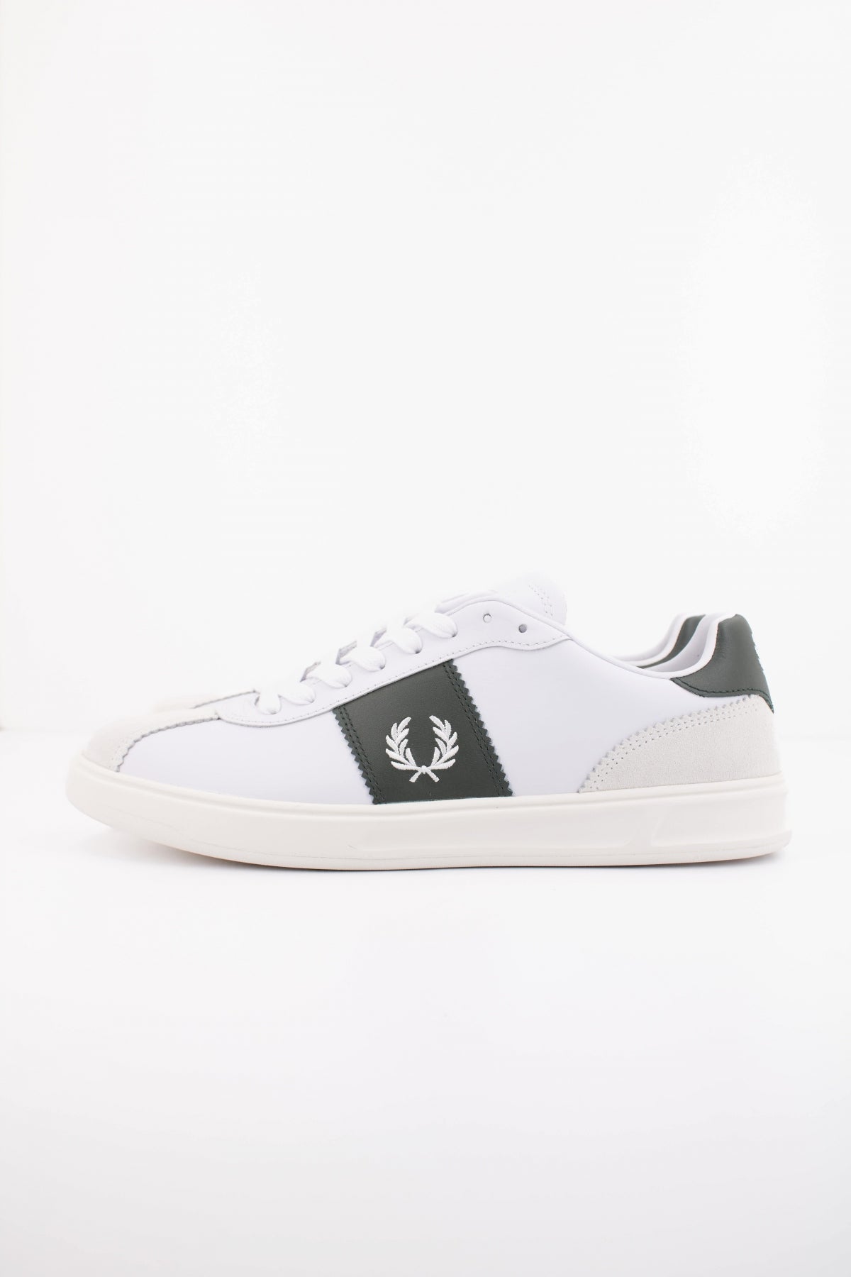 FRED PERRY B LEATHER SUEDE en color BLANCO (1)