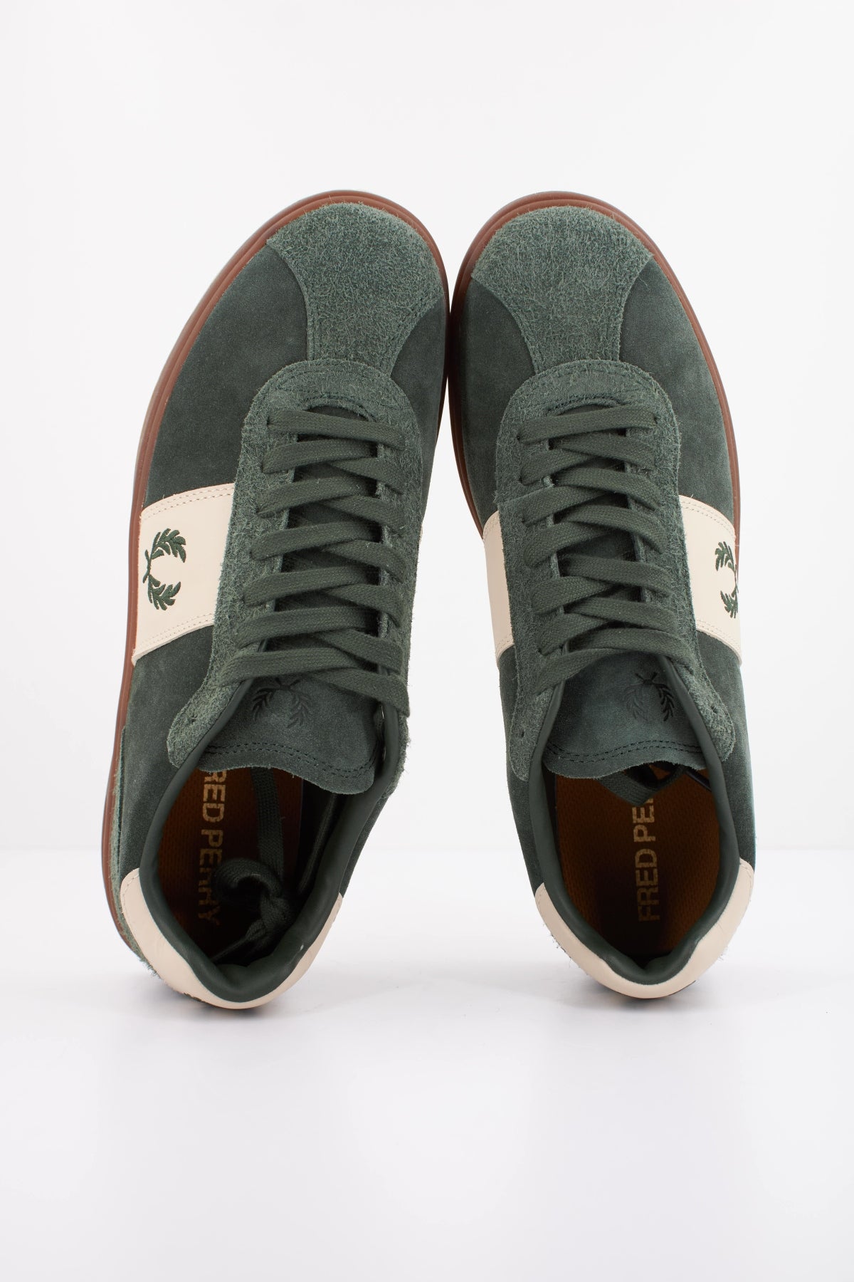 FRED PERRY SUEDE LEATHER en color VERDE (3)