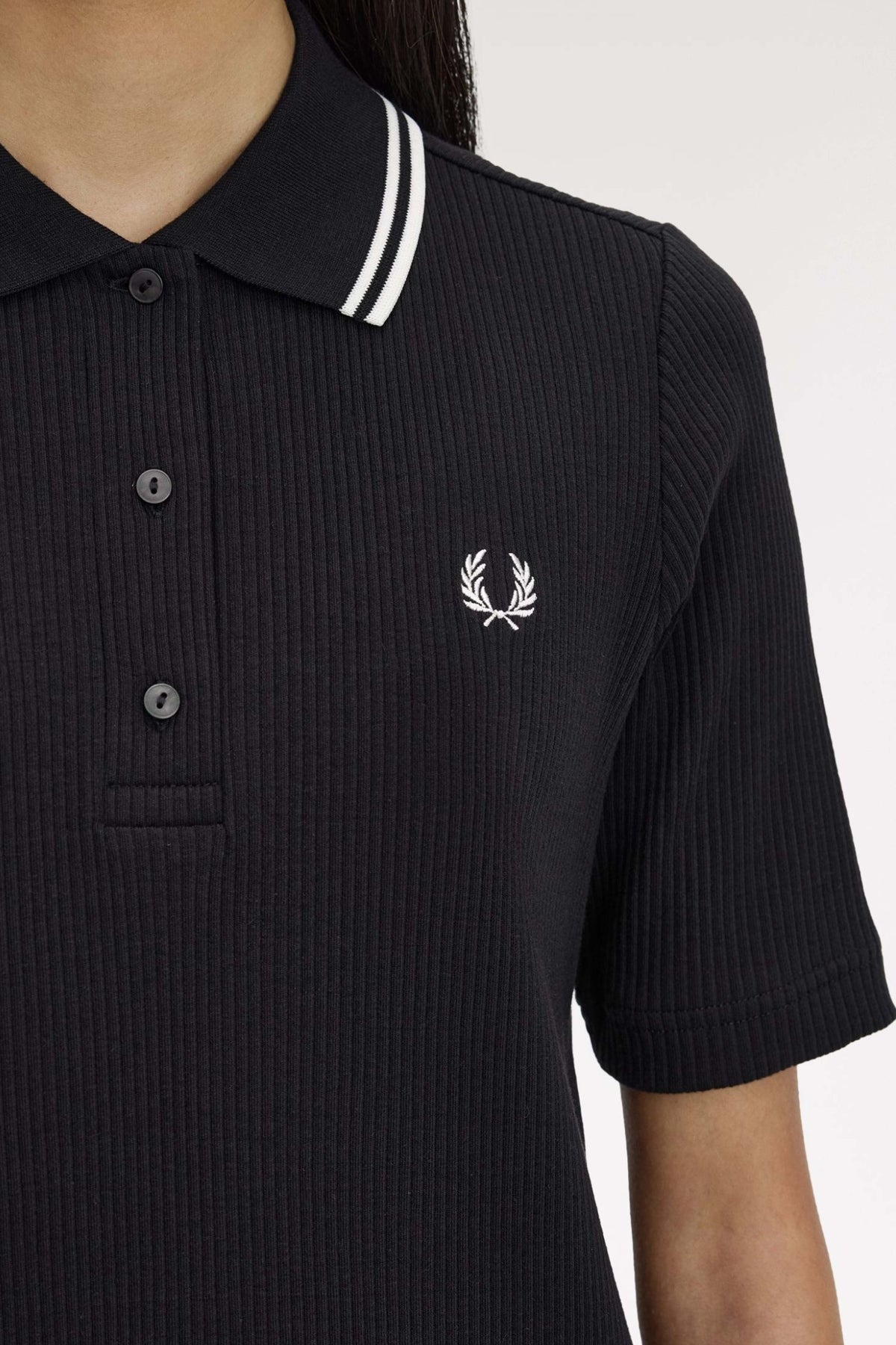 FRED PERRY DFP en color NEGRO (4)