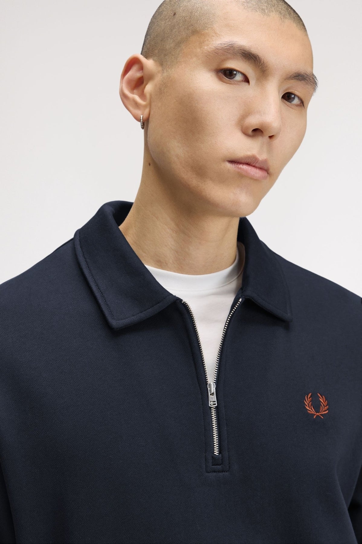 FRED PERRY HALF ZIP COLLARED SWEATSHIRT en color AZUL (6)
