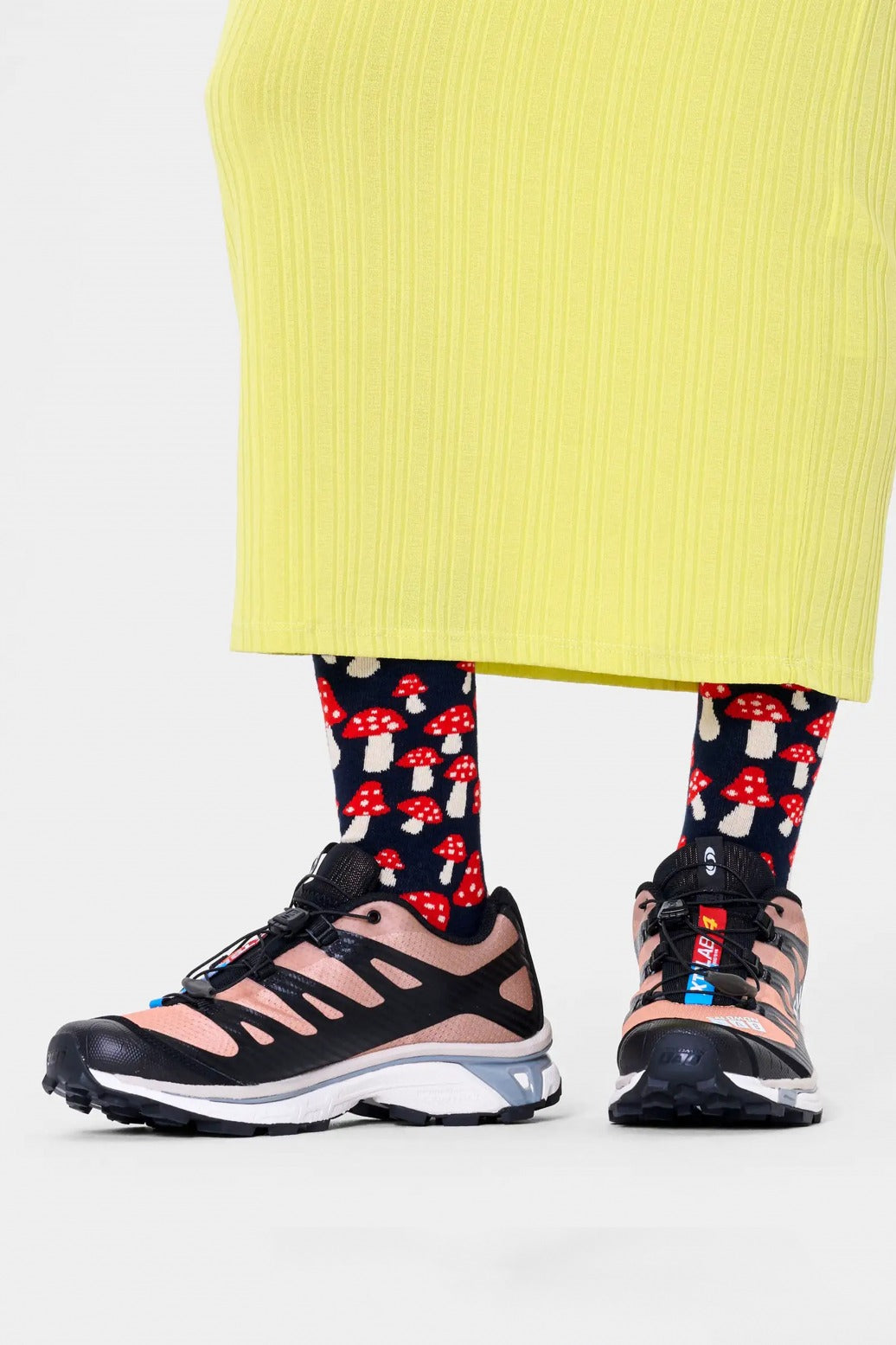 HAPPY SOCKS MUSHROOM SOCK en color ROJO (3)