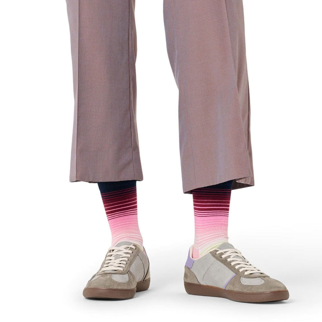 HAPPY SOCKS GRADIENT STRIPE en color NEGRO (4)