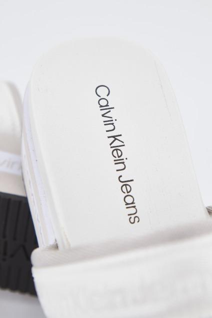 CALVIN KLEIN FLATFORM SANDAL TWOSTRAP en color BLANCO (4)