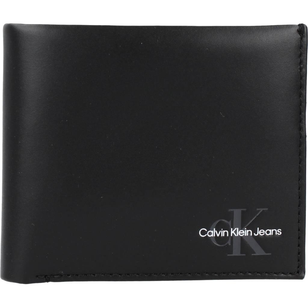 CALVIN KLEIN MONOGRAM SOFT BIFOLD W/C en color NEGRO (2)