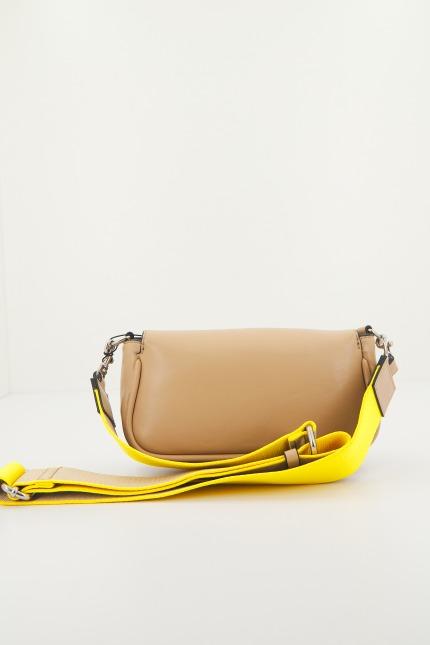 CALVIN KLEIN SLEEK EW FLAP CONV SB en color MARRON CLARO (3)