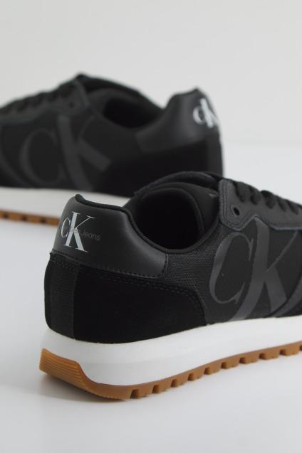 CALVIN KLEIN RUNNER BOLD MONO en color NEGRO (3)