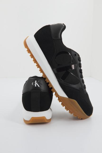 CALVIN KLEIN TOOTHY RUNNER BOLD en color NEGRO (2)