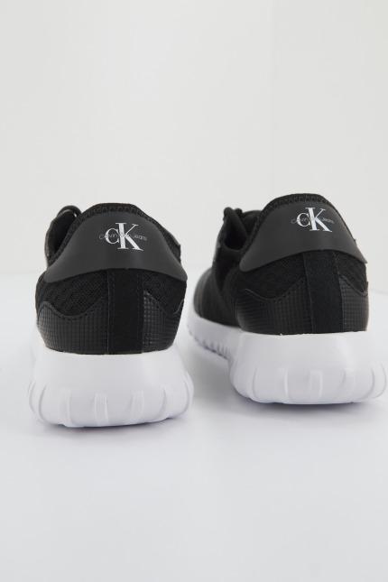 CALVIN KLEIN EVA RUNNER MONOLOGO W en color NEGRO (4)