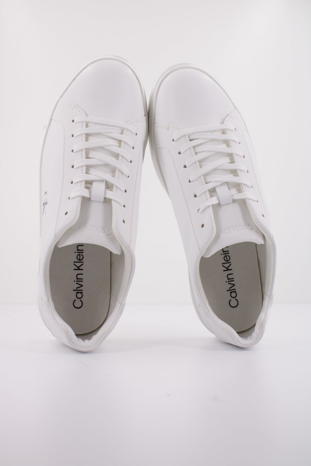 CALVIN KLEIN LOW PRO CUPS LTH MG en color BLANCO (3)