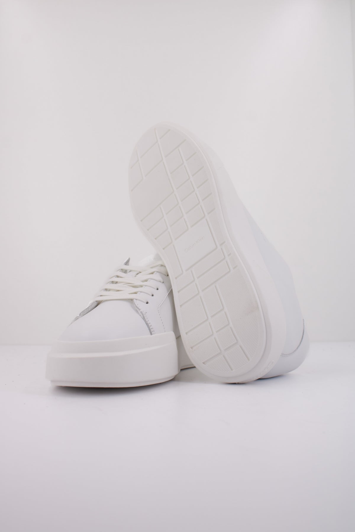 CALVIN KLEIN CHUNKY CUPSOLE LACEUP LT en color BLANCO (5)