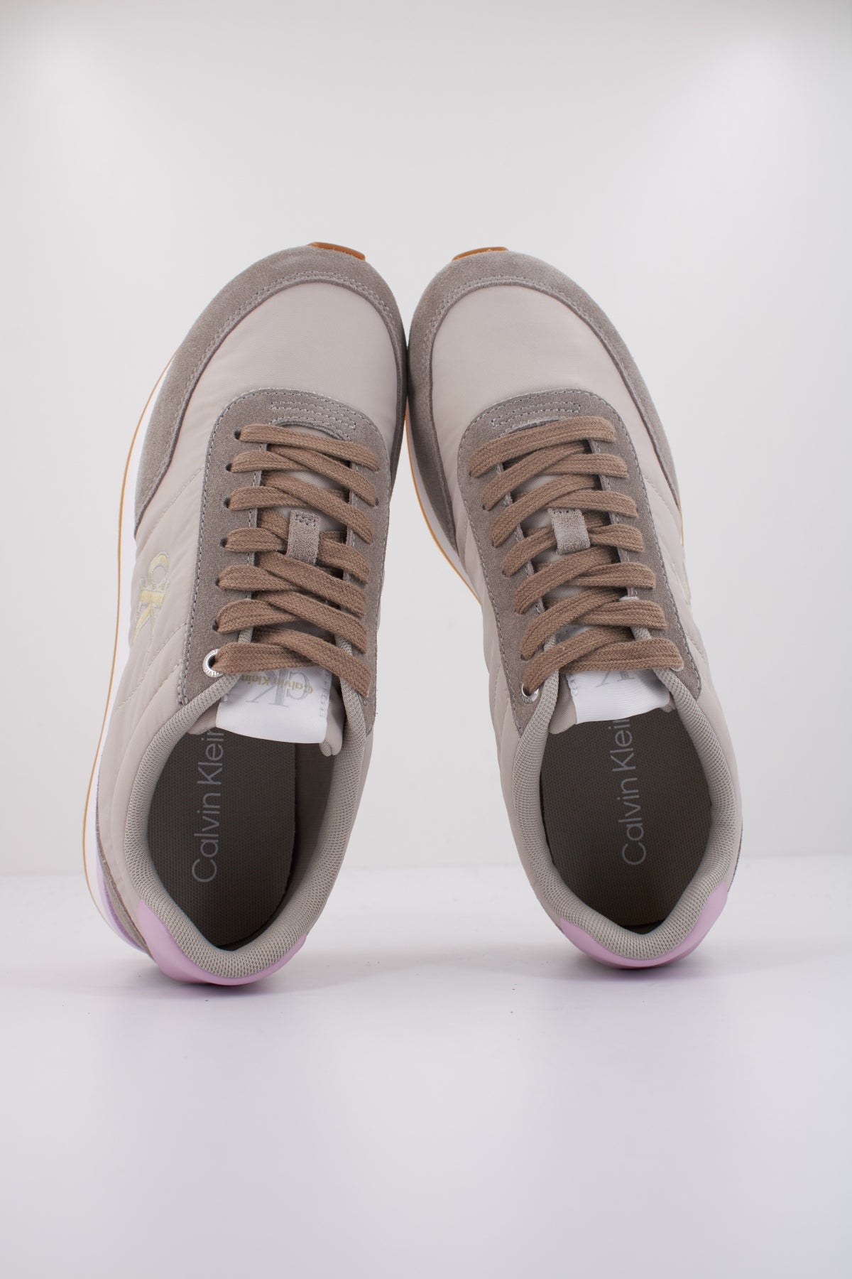 CALVIN KLEIN RETRO RUNNER LACE UP NY en color BEIS (3)