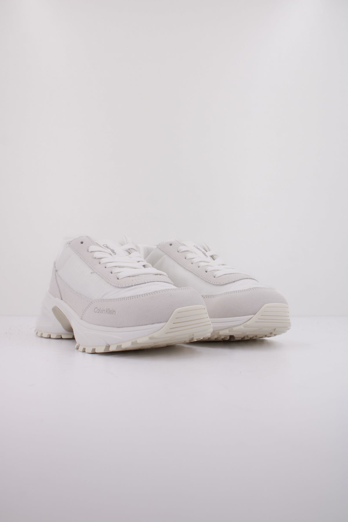 CALVIN KLEIN HIKE RUNNER CASUAL NY-SU en color BLANCO (2)