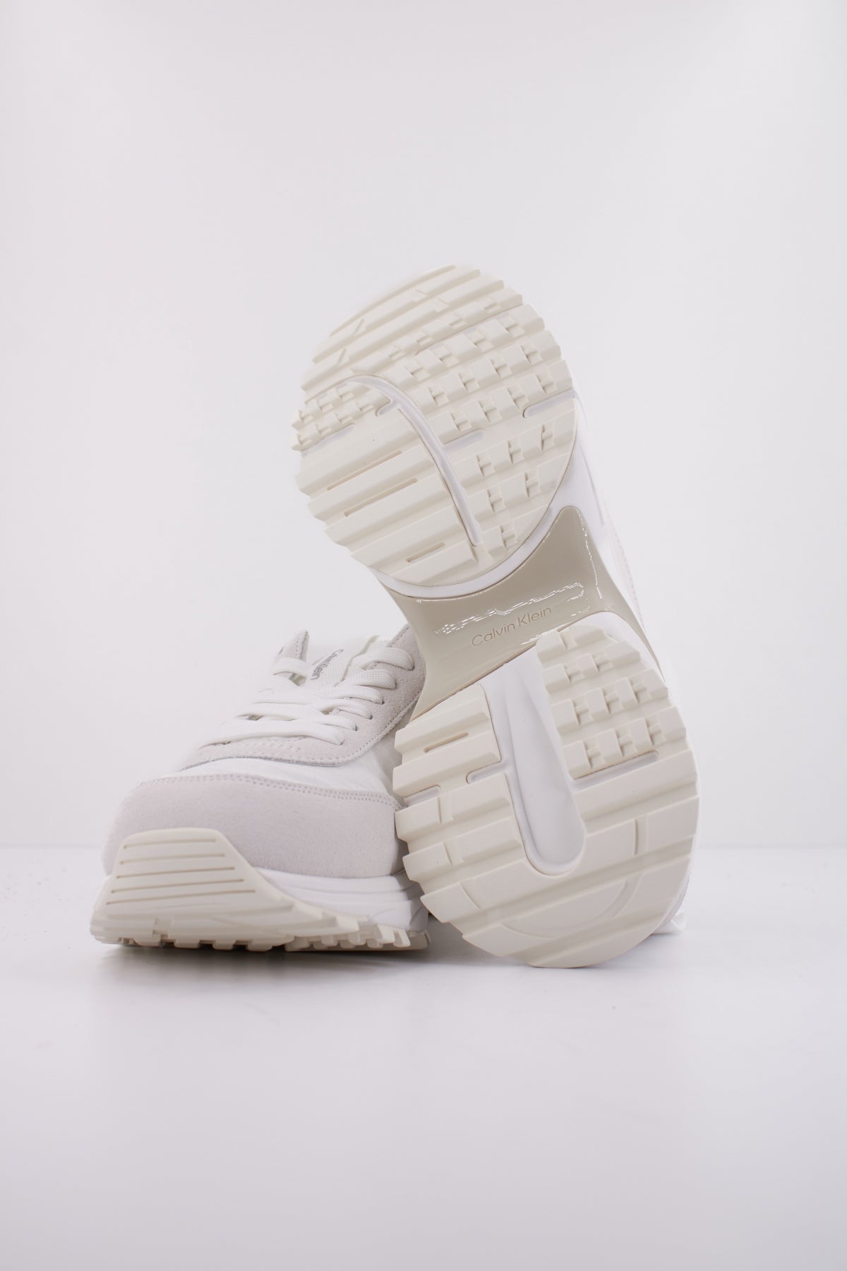 CALVIN KLEIN HIKE RUNNER CASUAL NY-SU en color BLANCO (5)