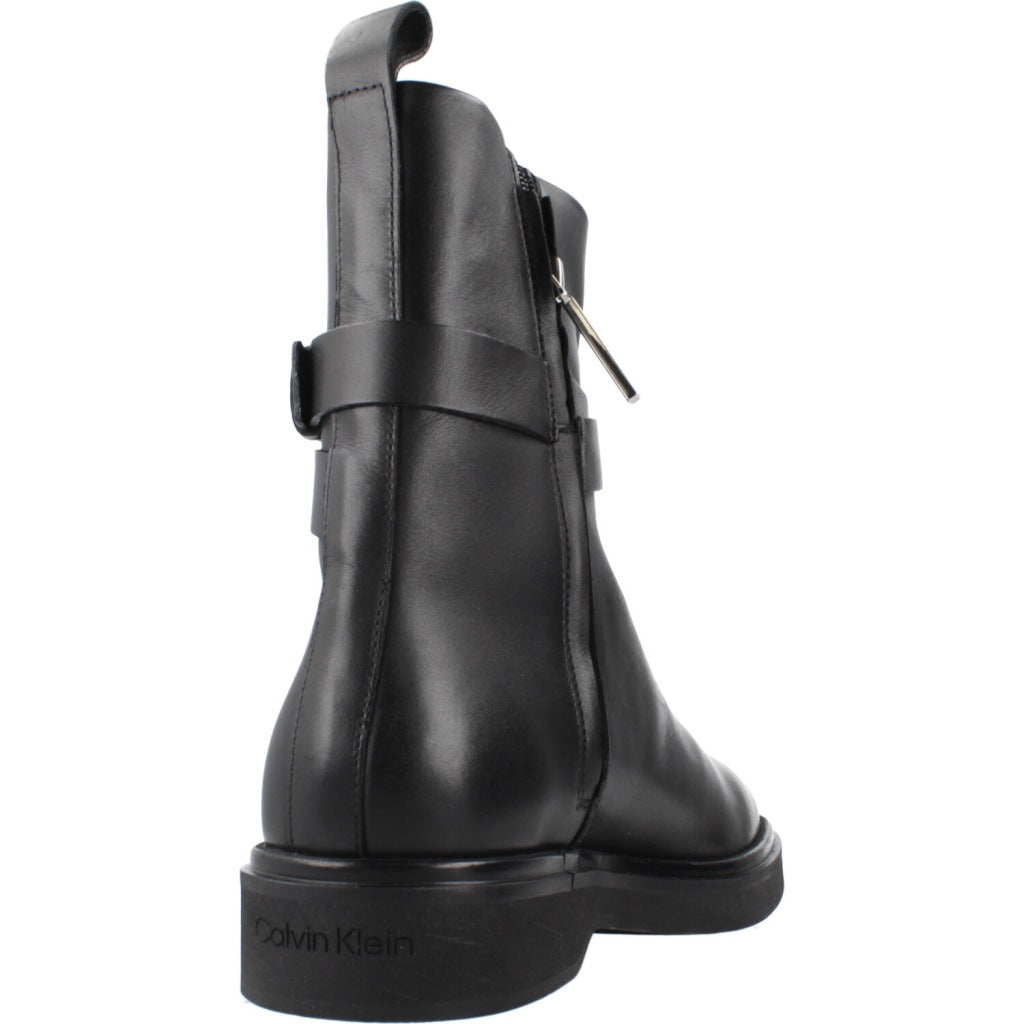 CALVIN KLEIN ANKLE BOOT W/ METAL LOGO en color NEGRO (3)