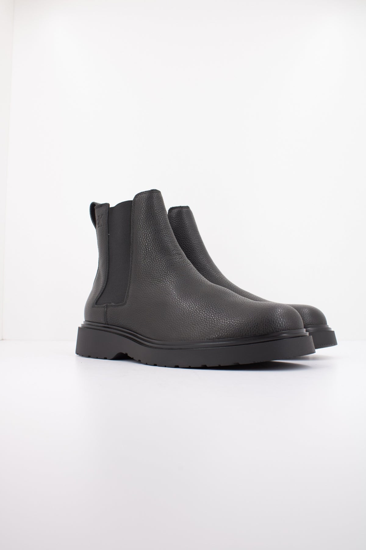 CALVIN KLEIN COMBAT ESS CHELSEA en color NEGRO (2)