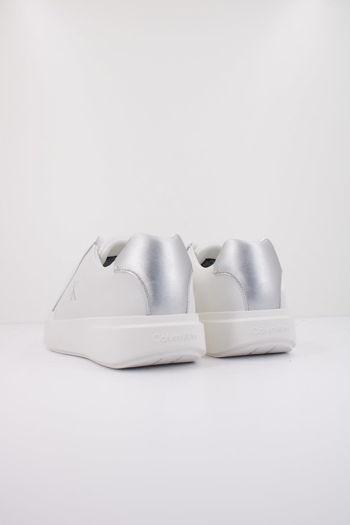 CALVIN KLEIN CHUNKY CUPSOLE LACEUP LT en color BLANCO (4)
