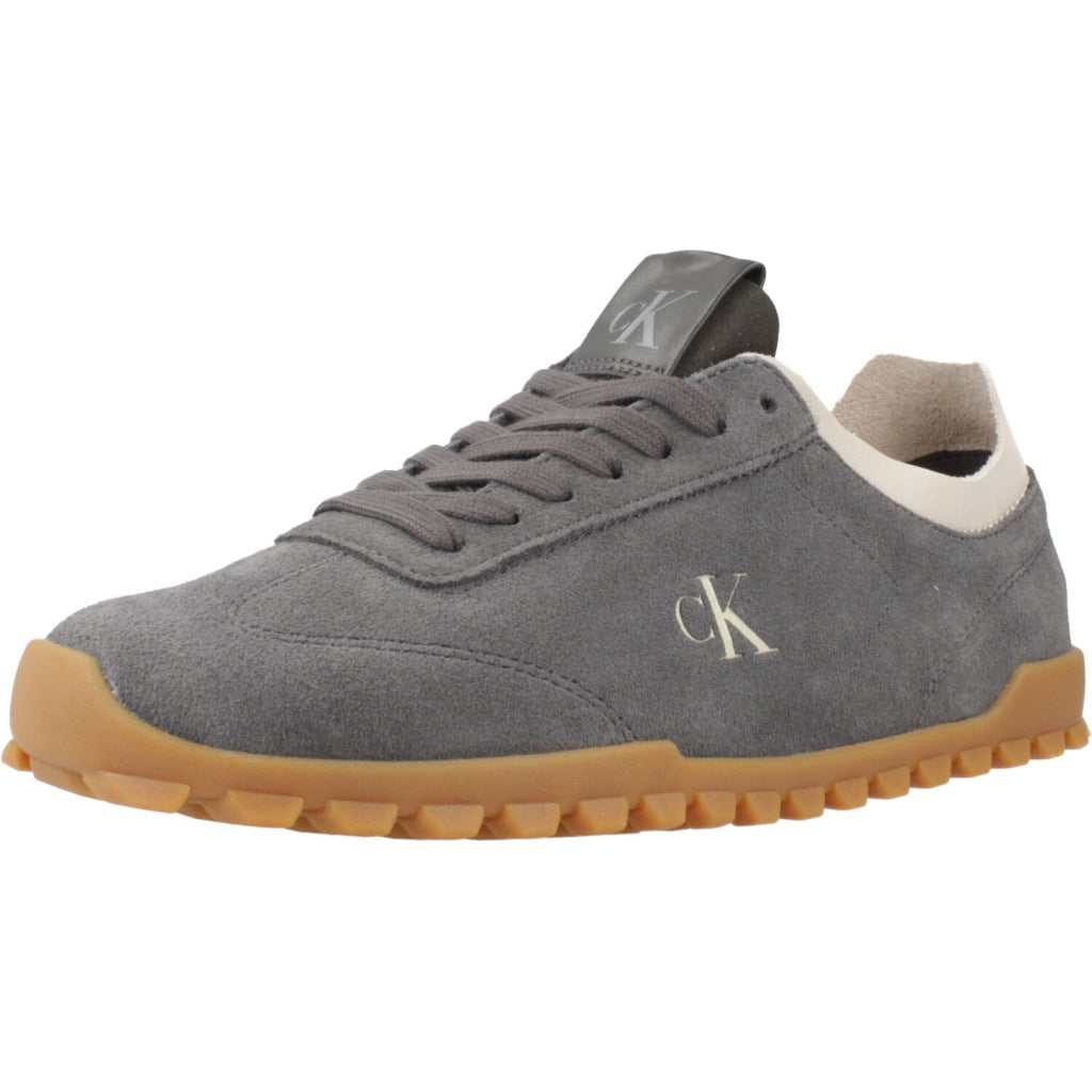 CALVIN KLEIN LOW PROFILE RUNNER SUE en color GRIS (1)