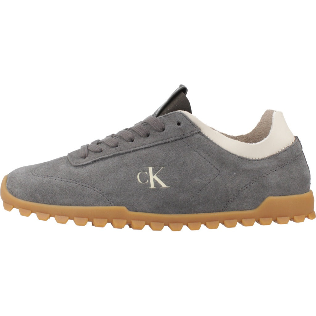 CALVIN KLEIN LOW PROFILE RUNNER SUE en color GRIS (2)