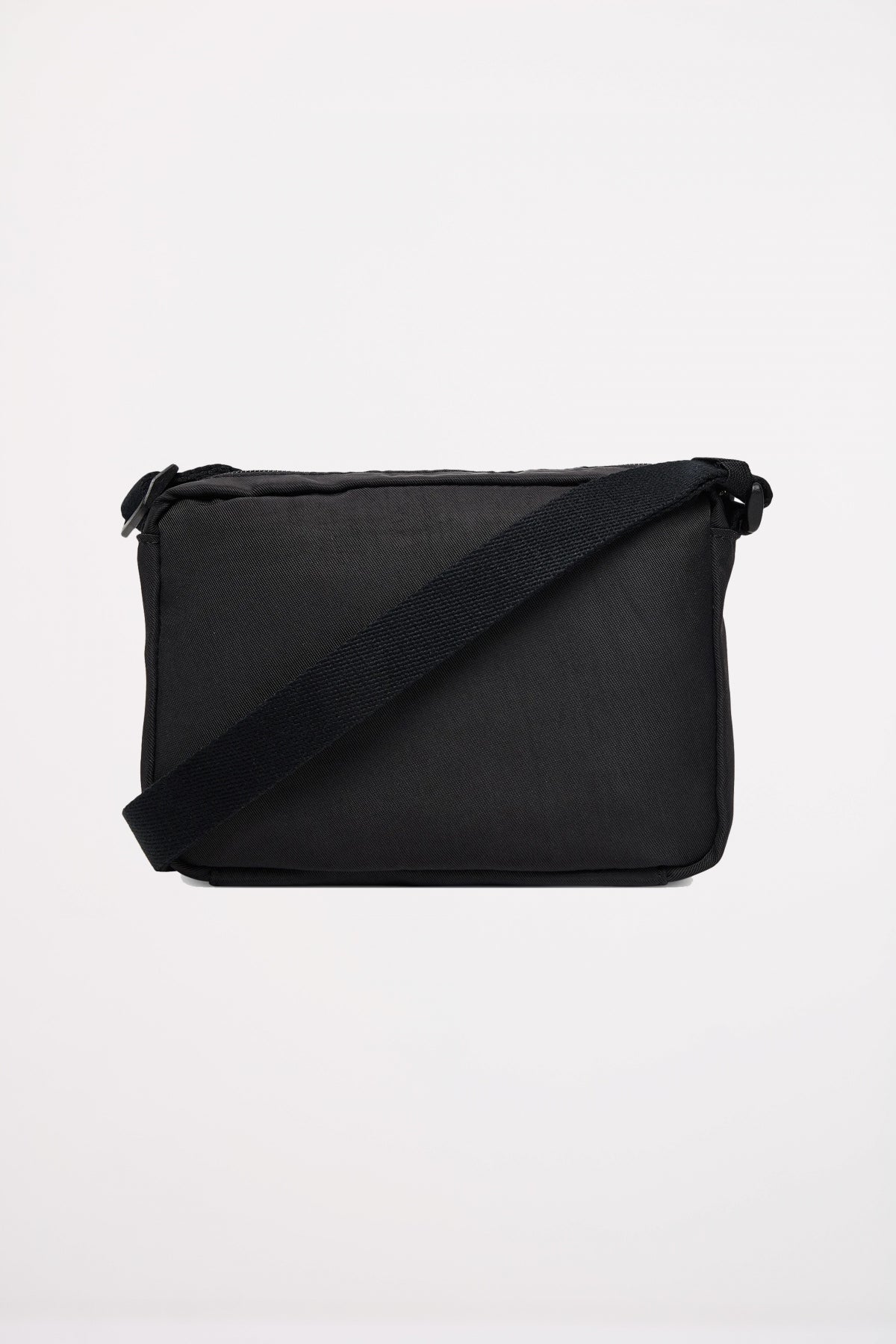 CALVIN KLEIN LVDG en color NEGRO (2)
