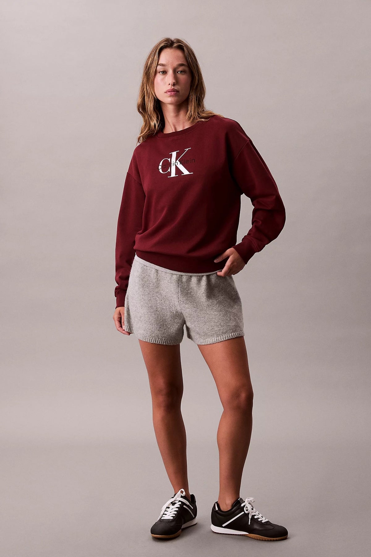 CALVIN KLEIN LS MONOLOGO FRENCH TERRY en color ROJO (4)