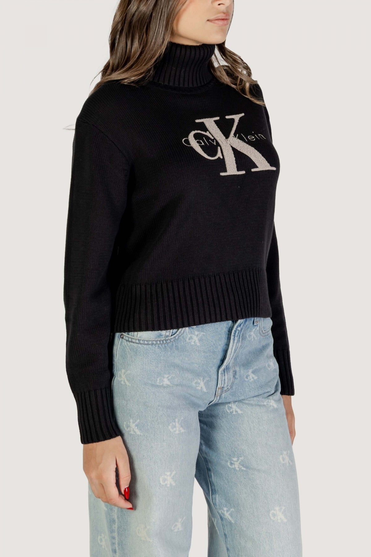 CALVIN KLEIN CHENILLE MONOLOGO en color NEGRO (2)