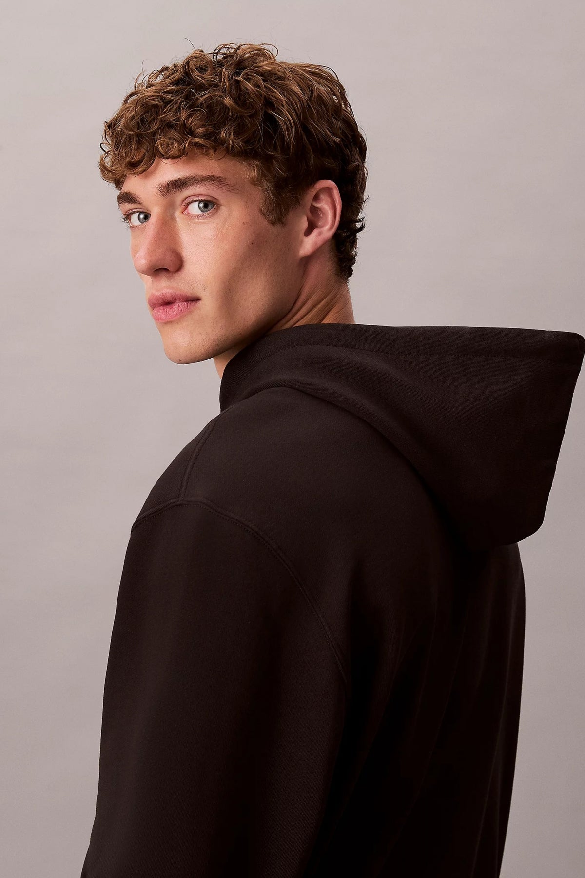 CALVIN KLEIN LS EU TERRY CK REDBOX en color NEGRO (2)