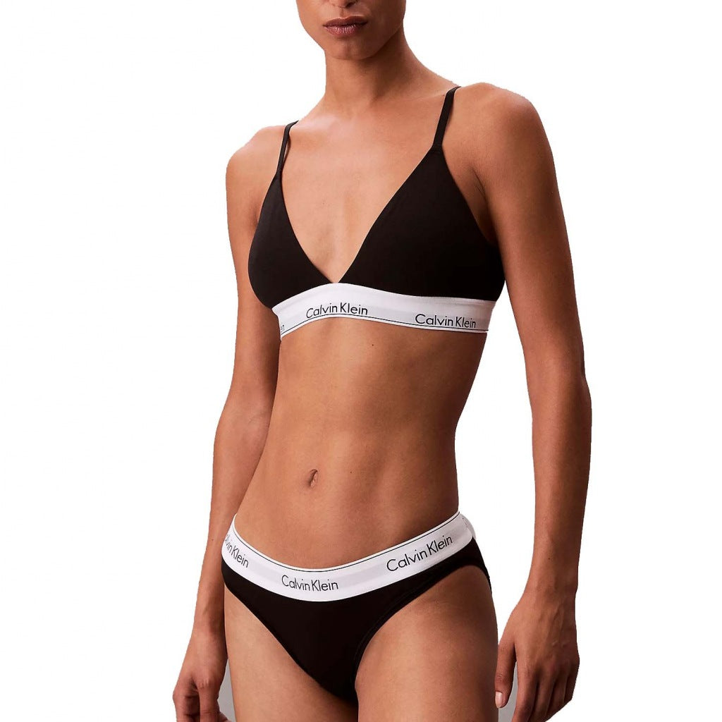 CALVIN KLEIN LIGHTLY LINED TRIANGLE en color NEGRO (4)
