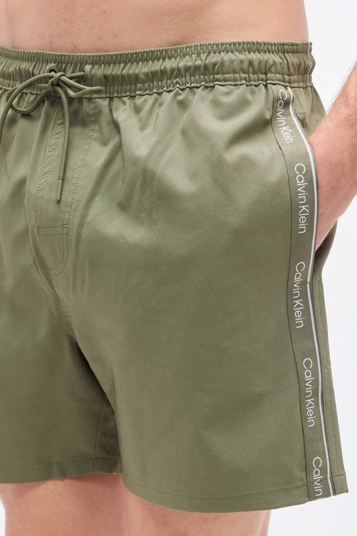 CALVIN KLEIN LVN en color VERDE (4)