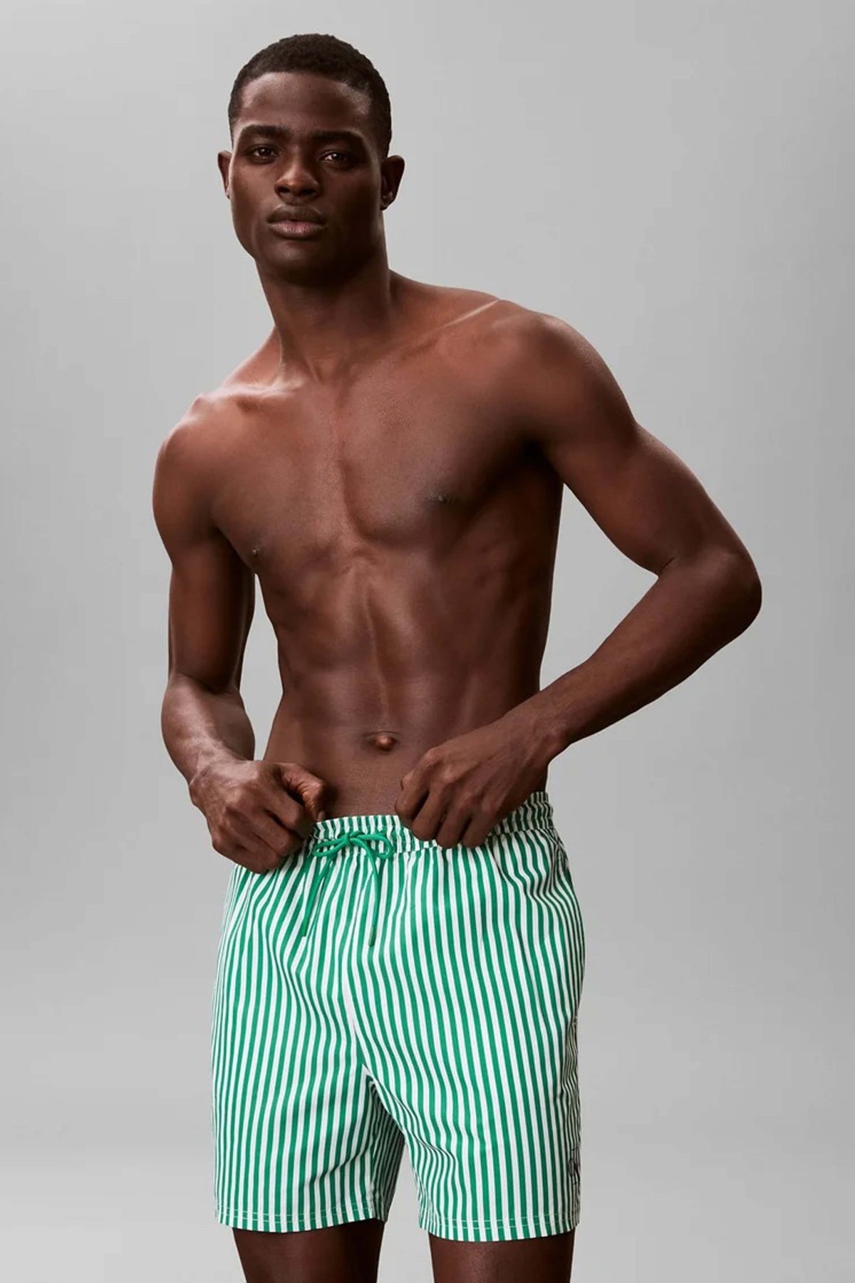 CALVIN KLEIN LVN en color VERDE (1)