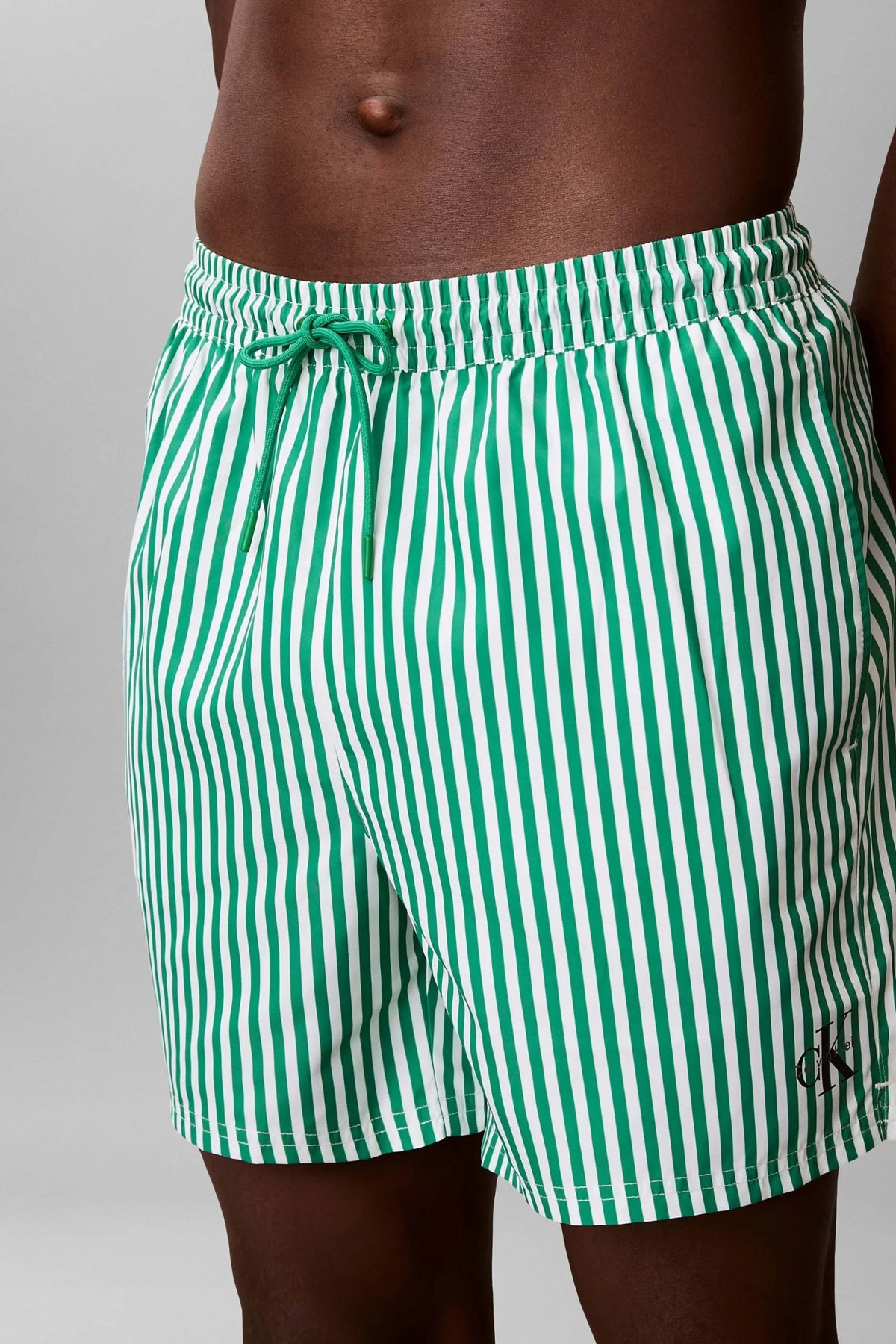 CALVIN KLEIN LVN en color VERDE (4)
