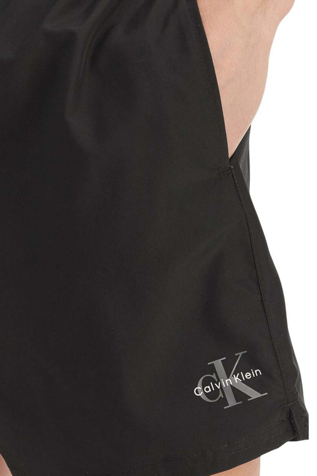 CALVIN KLEIN LVN en color NEGRO (4)