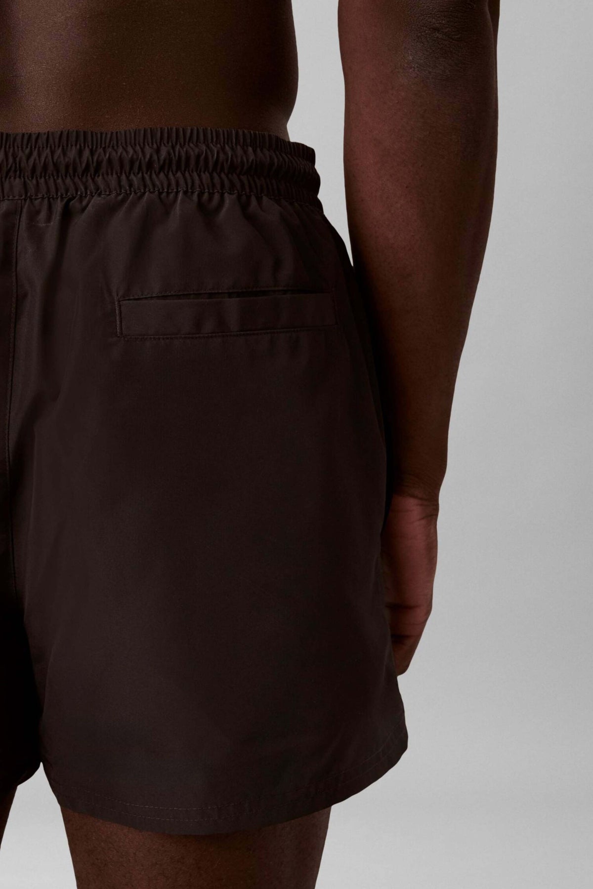 CALVIN KLEIN LVN en color MARRON (3)