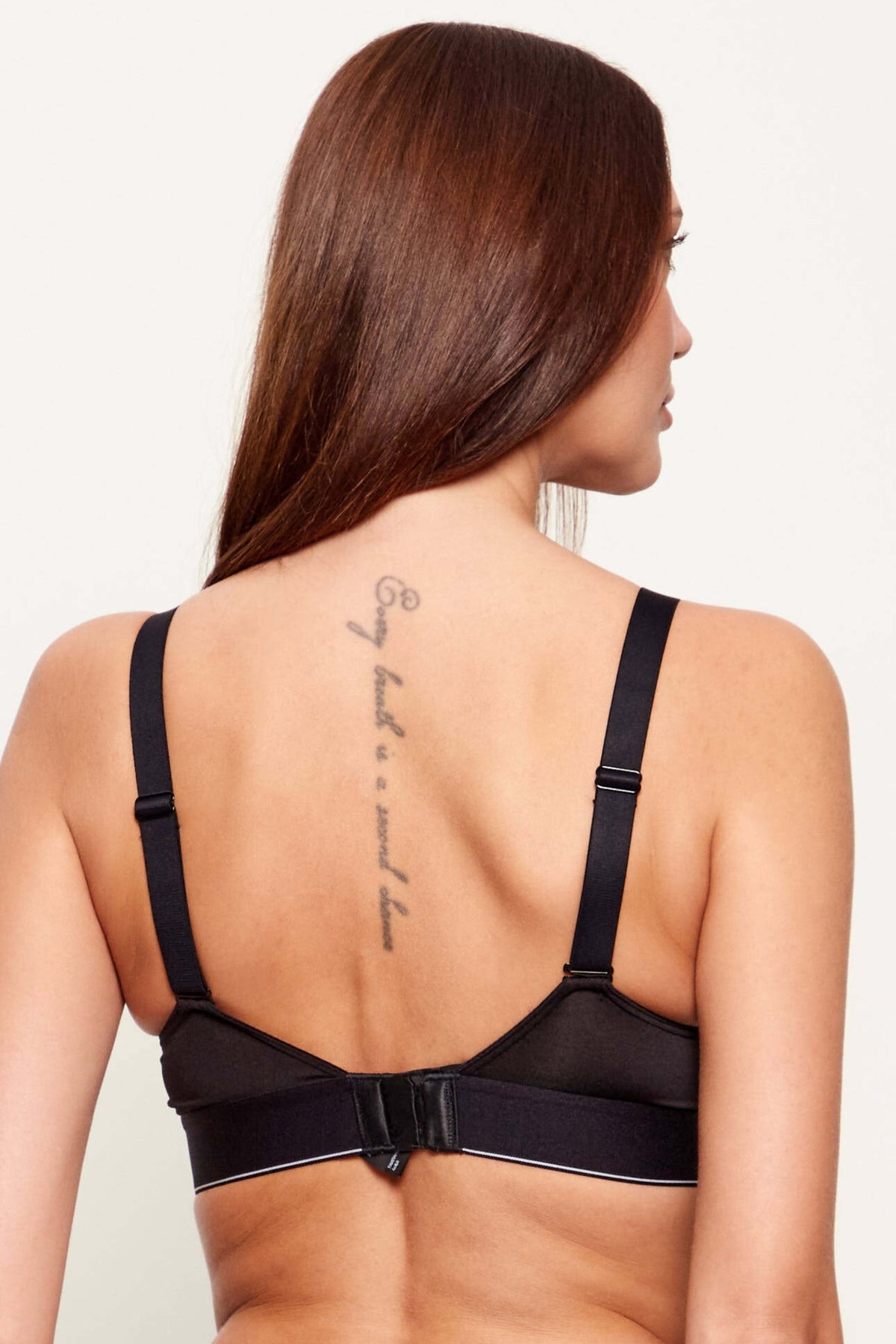 CALVIN KLEIN LVQF en color NEGRO (2)