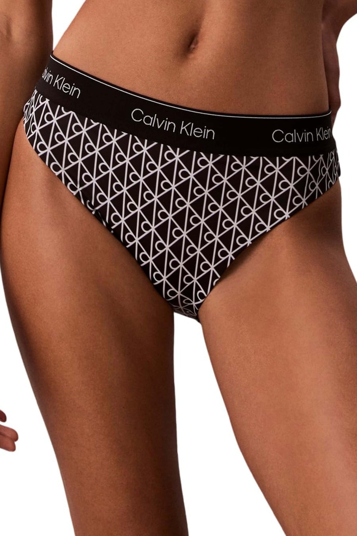 CALVIN KLEIN LVQ en color NEGRO (1)