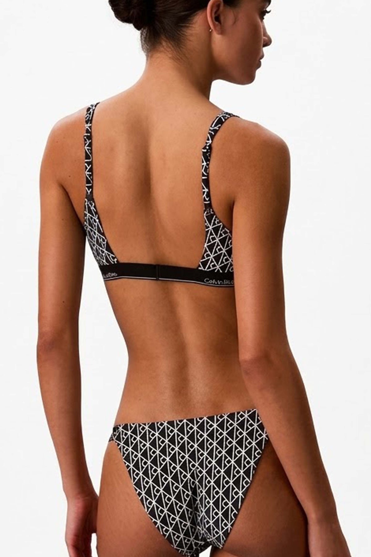 CALVIN KLEIN LVQ en color NEGRO (2)