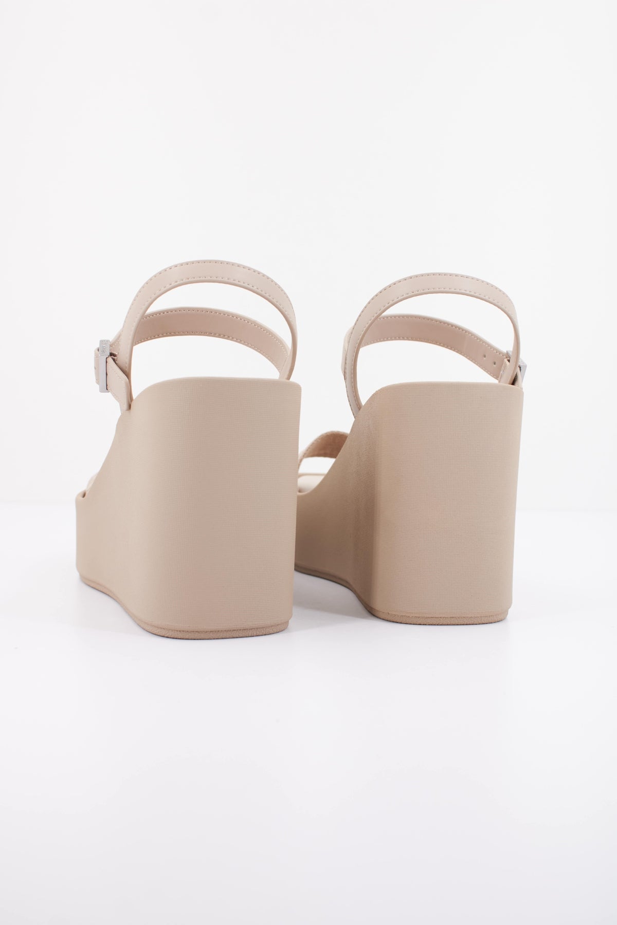 CALVIN KLEIN WEDGE SNDL WEBBING LT en color BEIS (4)