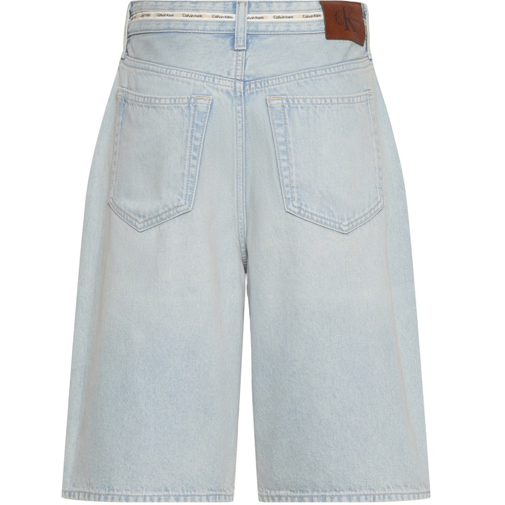 CALVIN KLEIN LVGG RELAXED BERMUDA SHORT en color AZUL (5)
