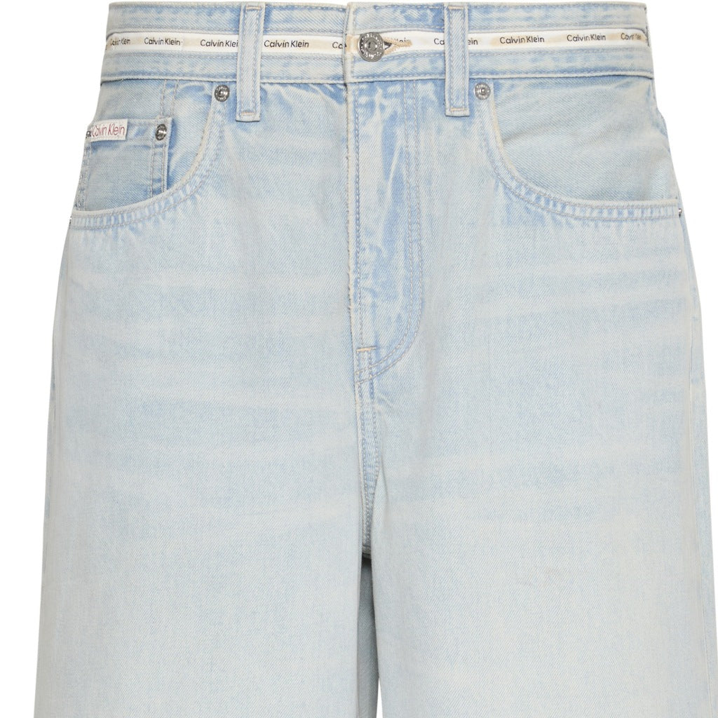 CALVIN KLEIN LVGG RELAXED BERMUDA SHORT en color AZUL (6)