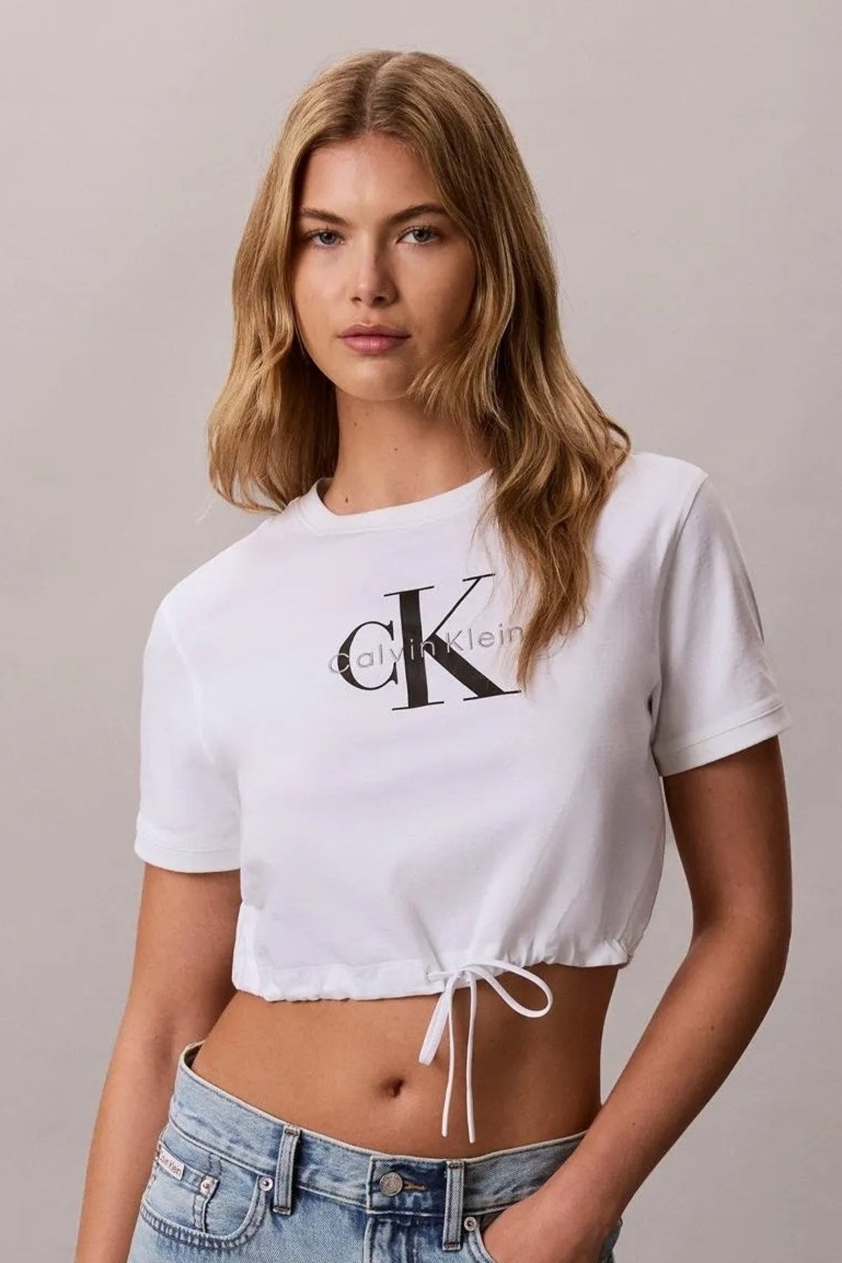 CALVIN KLEIN LVGG SS MONOLOGO CROPPED en color BLANCO (3)