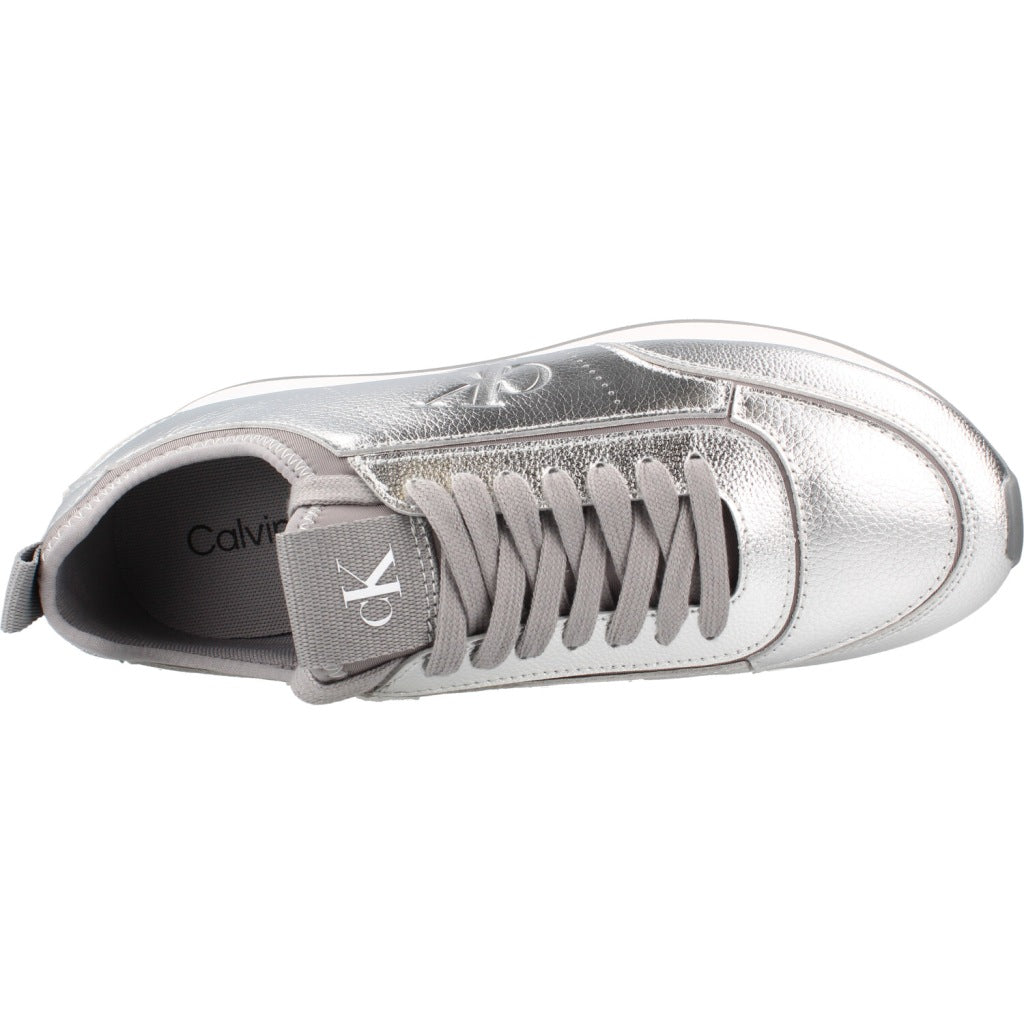 CALVIN KLEIN RETRO RUNNER METALLIC en color PLATA (7)