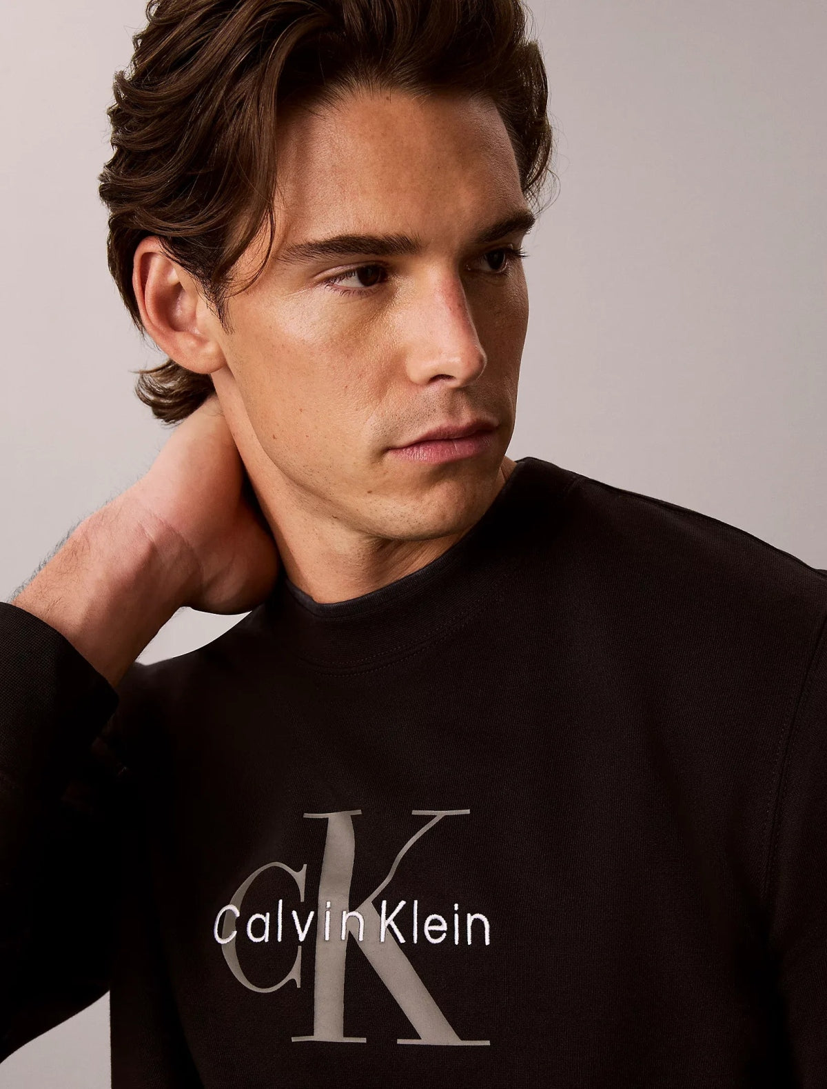 CALVIN KLEIN LVRGG TERRY MNLG CN SWTSHRT en color NEGRO (3)