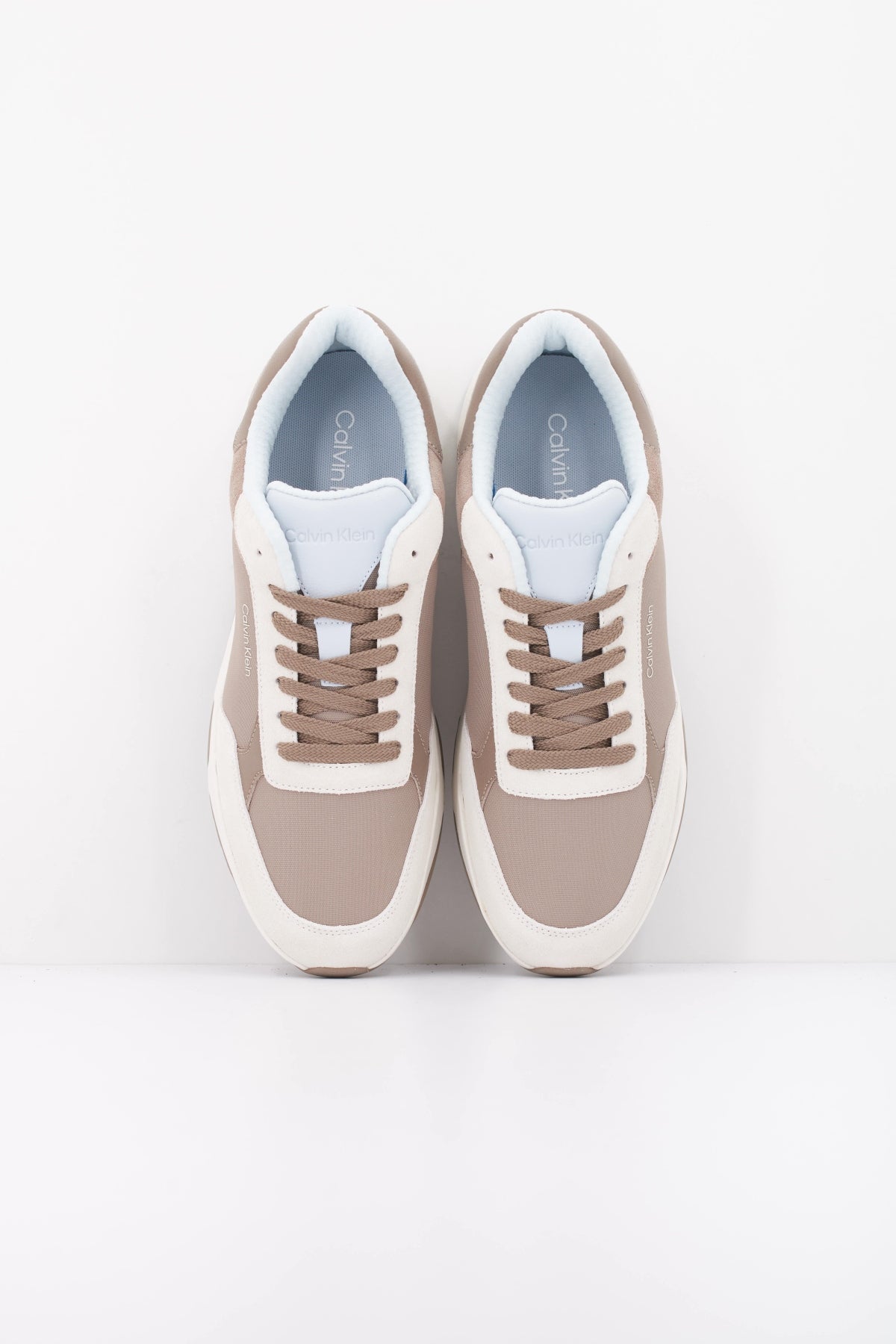CALVIN KLEIN HMHM CITY RUNNER LACEUP en color BEIS (3)