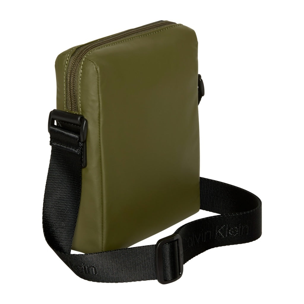 CALVIN KLEIN LVDG RUBBERIZED REPORTER en color VERDE (5)