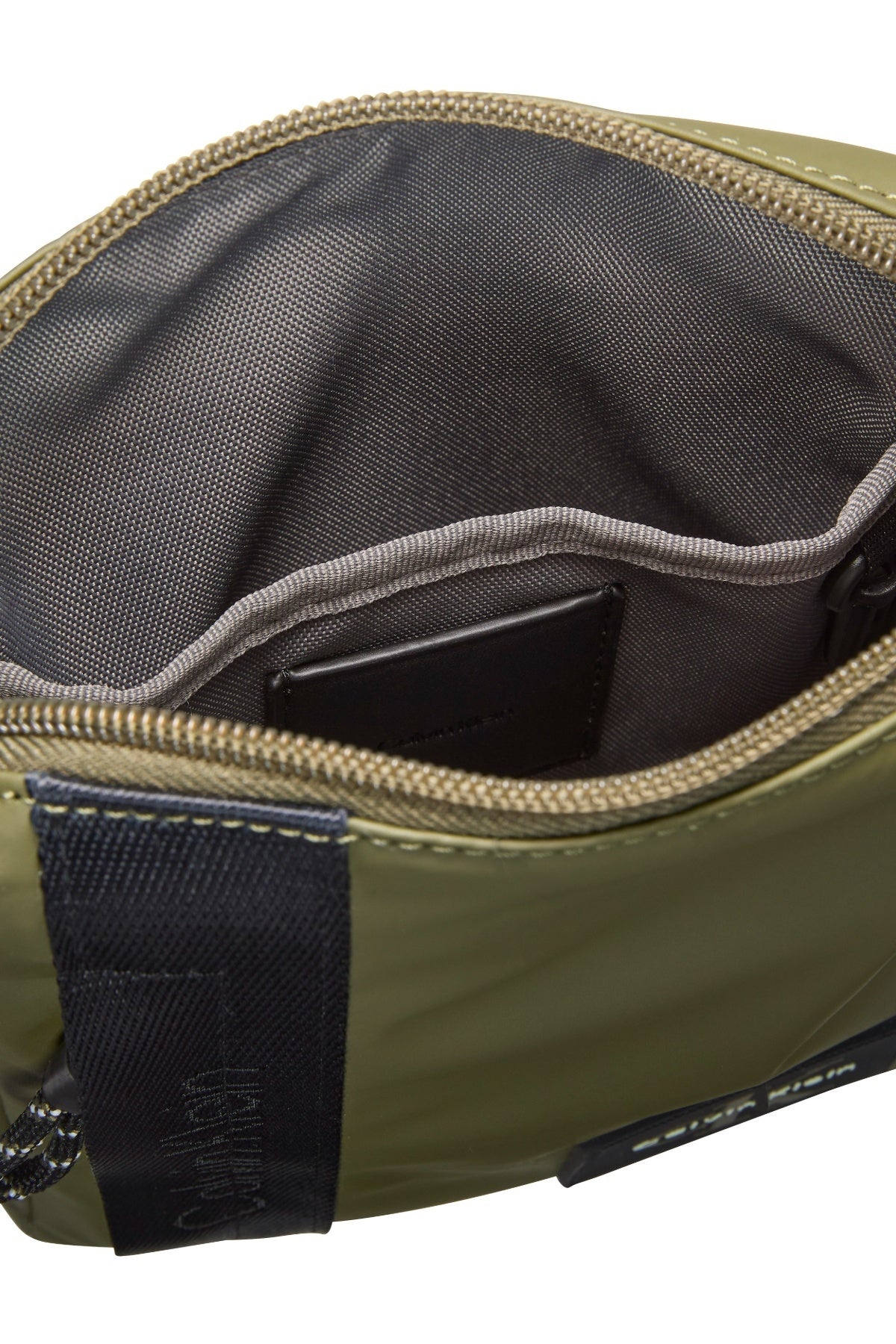 CALVIN KLEIN LVDG RUBBERIZED REPORTER en color VERDE (3)