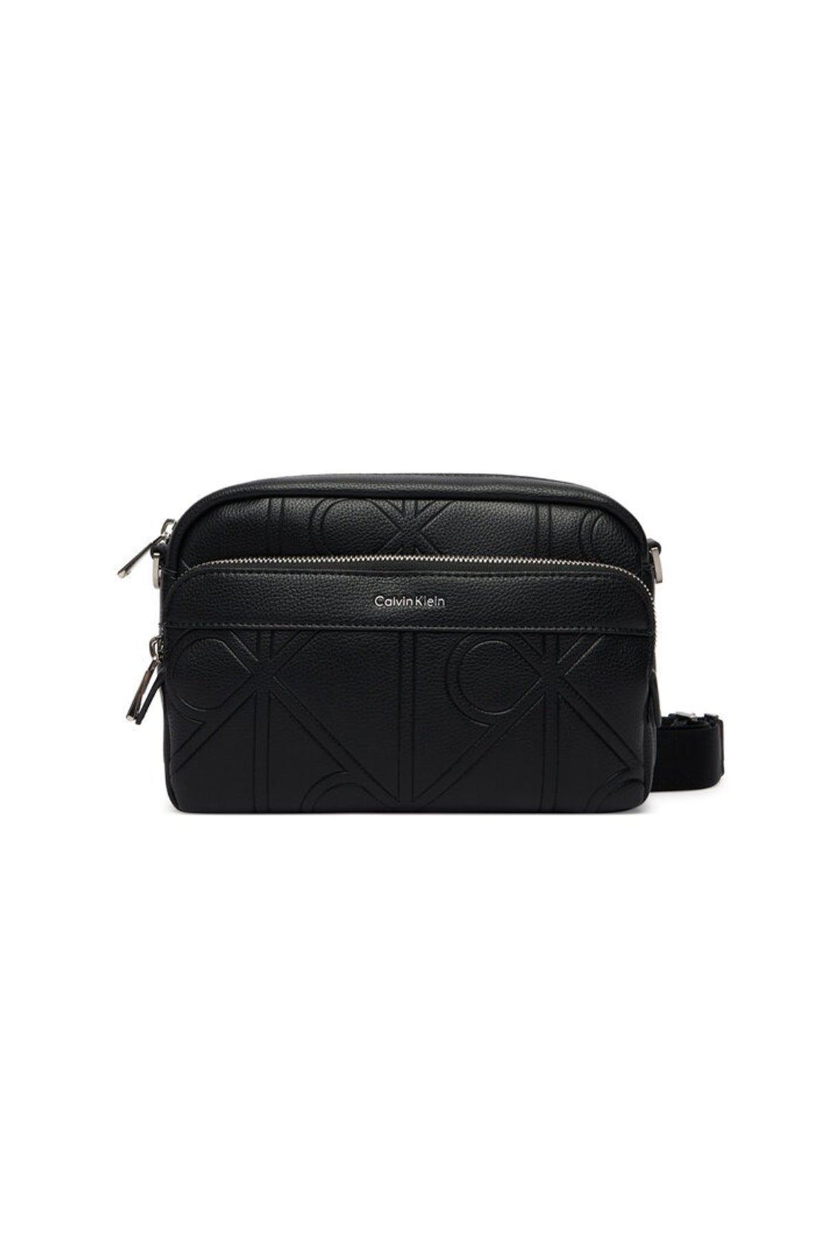 CALVIN KLEIN LVDG EMBLEM EMBOSS CAMERA BAG en color NEGRO (1)