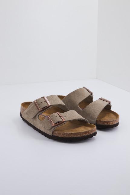 BIRKENSTOCK ARIZONA en color BEIS (1)