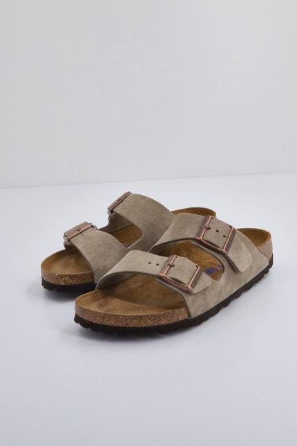 BIRKENSTOCK ARIZONA en color BEIS (2)