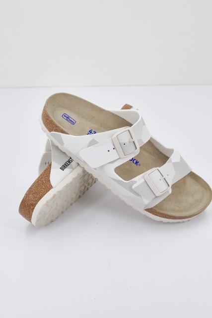 BIRKENSTOCK ARIZONA SFB en color BLANCO (4)