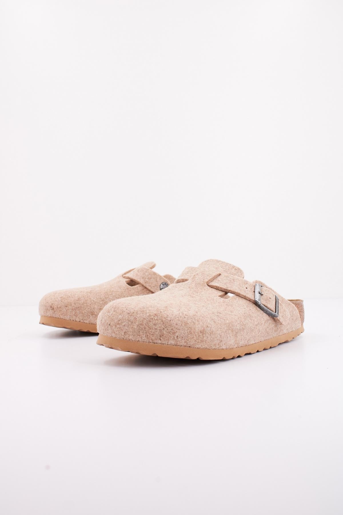 BIRKENSTOCK BOSTON BS en color BEIS (2)