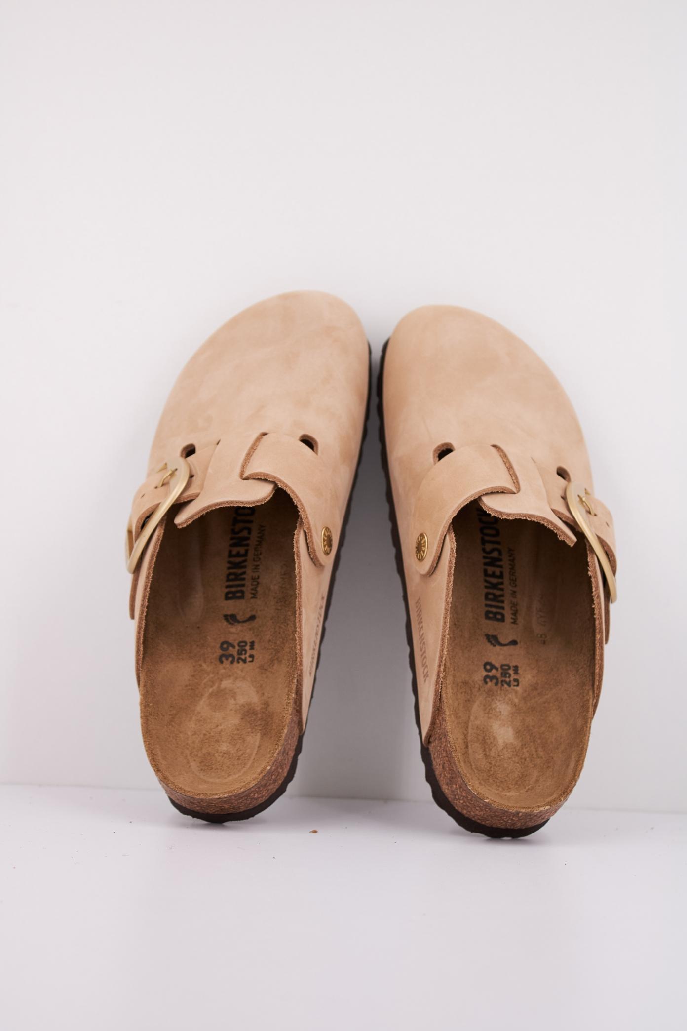 BIRKENSTOCK BOSTON BIG BUCKLE en color MARRON CLARO (3)